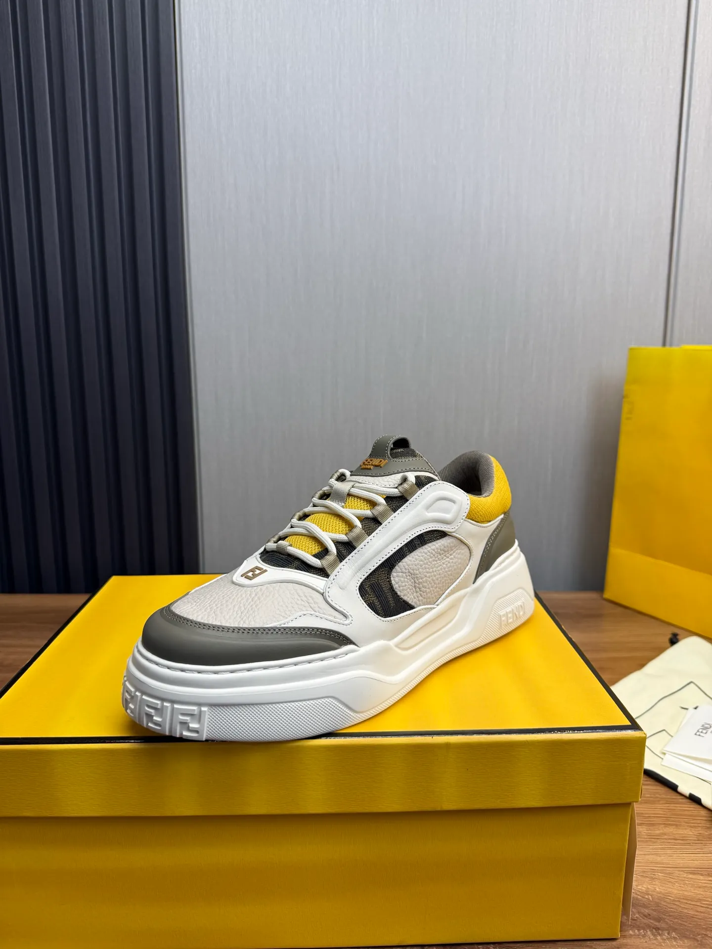 Men's shoes 💰780💰 Fendi (FENDI) men's model official website 1:1 replica ⬆️ The latest hot sale 🔥Original cowhide stitching - Comfortable mesh lining Original outsole ✅Ready stock 38-45 (38.45 non-refundable)